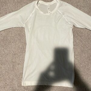 Lululemon white long sleeve shirt